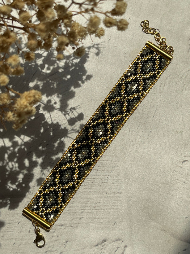 دستبند ابریشمی مشکی کد ۱۸۶