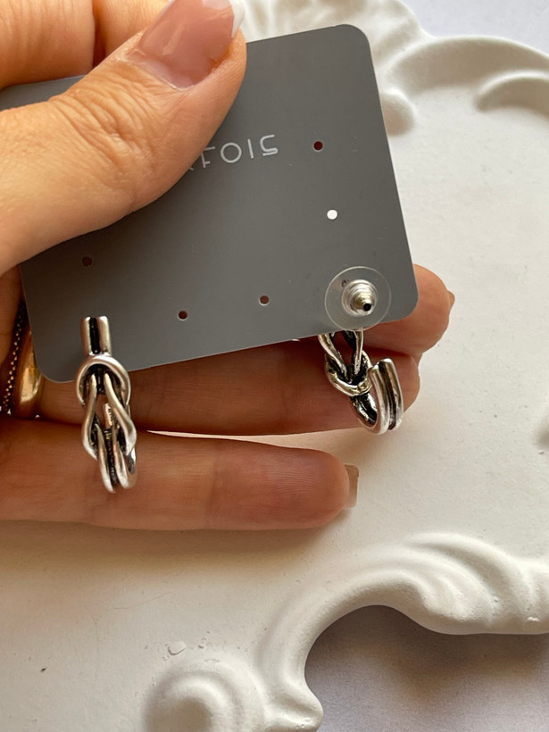 گوشواره گره نقره ای پارفویس کد ۱۰۱۲